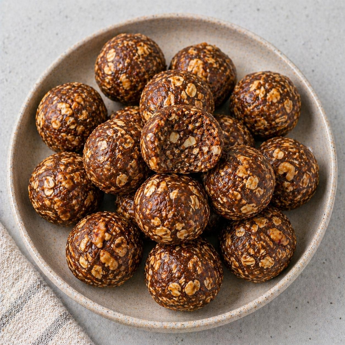 Bolitas Energéticas de Avena, Cacao y Nueces