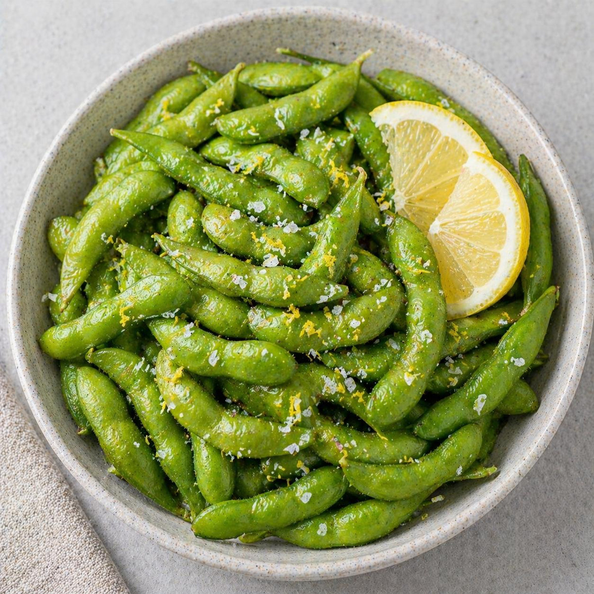Edamame al Vapor con Limón y Sal de Mar