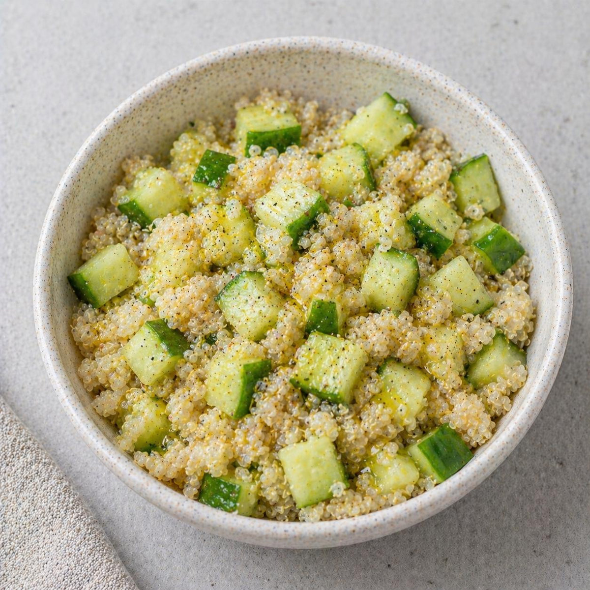 Mini Ensalada de Quinoa con Pepino y Limón